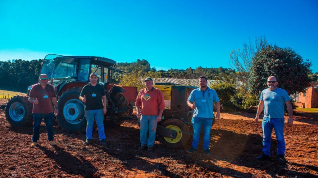 Patrulha Agrícola de Não-Me-Toque colabora no plantio de inverno