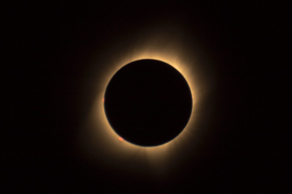 Eclipse solar poderá ser visto em todo o Brasil no próximo sábado