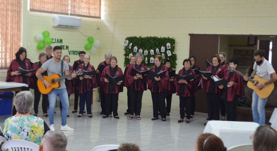 Victor Graeff celebra a reinauguração do Centro de Convivência do Idoso