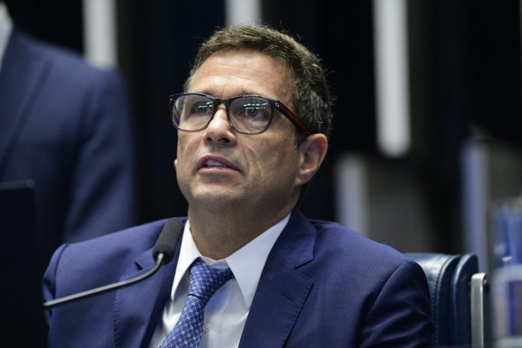 Presidente do Banco Central diz que variáveis de hoje permitem cortes de 0,5 ponto nas próximas reuniões