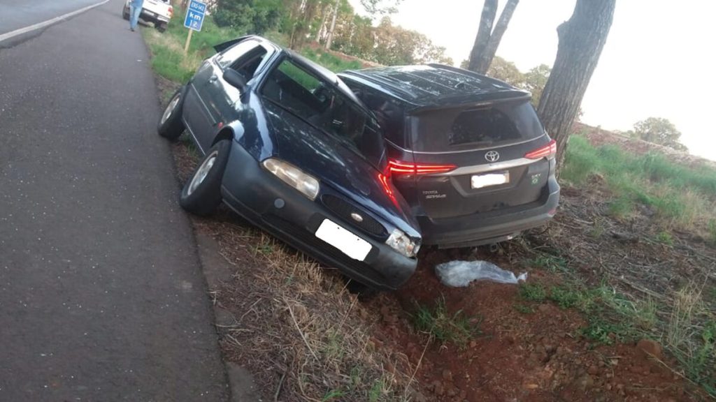 Acidente entre dois carros é registrado na ERS-142