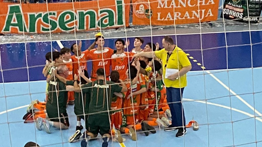 Arsenal sub-15 garante vaga na final do Estadual da Liga Gaúcha de Futsal