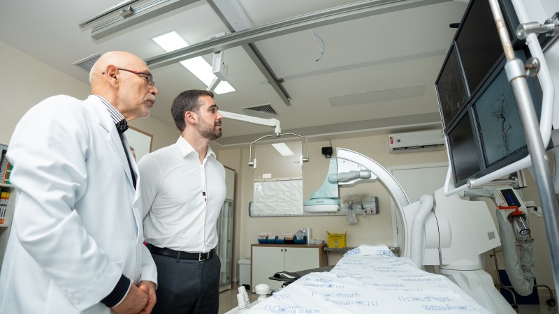 Governador entrega equipamentos para os hospitais de Clínicas e de Olhos de Passo Fundo