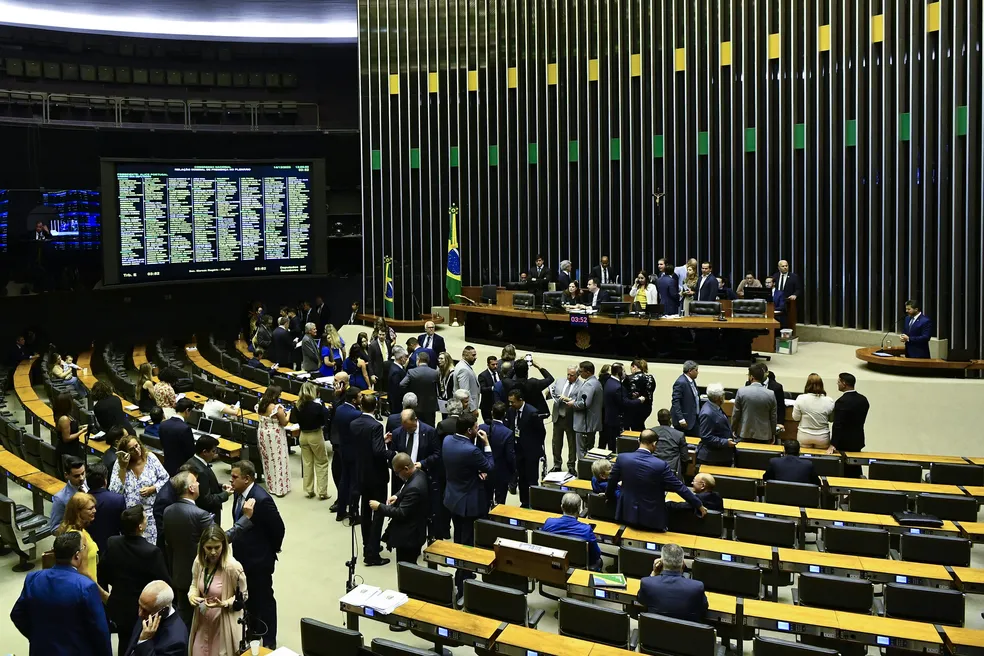 Congresso promulga marco temporal e desoneração da folha