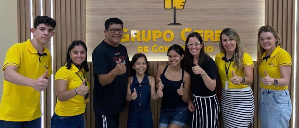 Família de São Paulo conhece os estúdios da Ceres AM 1440 e Positiva FM 90.9