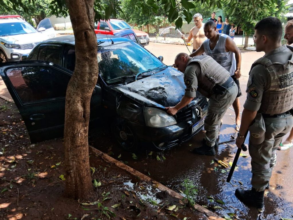 Bombeiros Voluntários atendem ocorrencia de incêndio em Não-Me-Toque