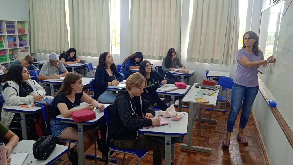 Escolas da rede municipal e estadual voltam as aulas na próxima semana