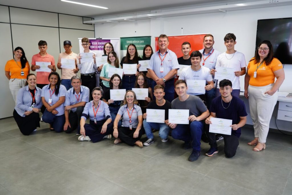 Cotrijal forma primeira turma de jovens aprendizes em Soledade