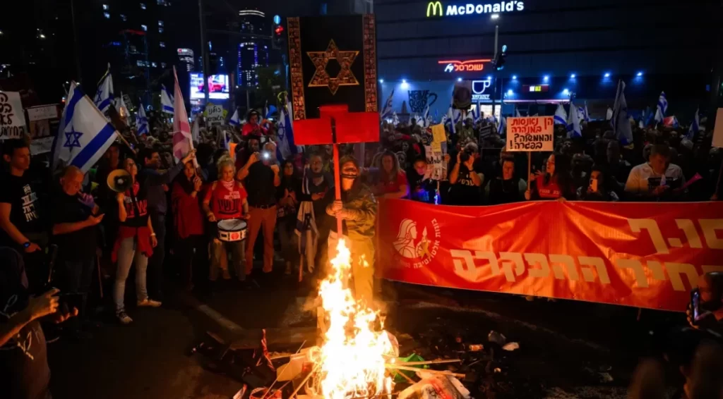 Protestos em Israel pedem destituição de Netanyahu e libertação de reféns em Gaza