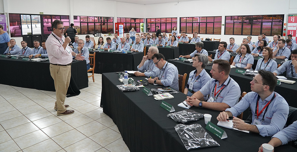 Cotrijal traz especialistas em gestão para curso in company