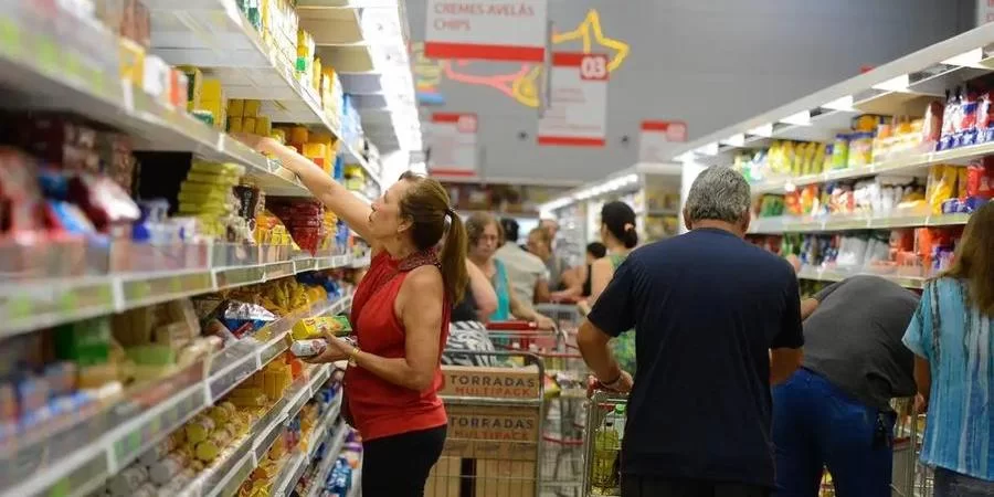 Inflação sobe 0,21% em abril, aponta IBGE