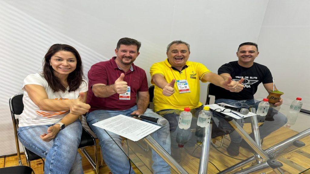 Adrivanio, Cíntia e Sandro Botter são os convidados do Bom Dia Amigos direto da Agrishow