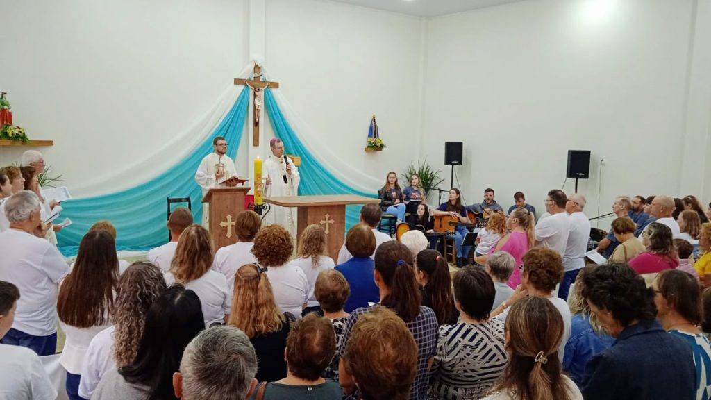 Comunidade de Santa Luzia inaugura igreja com a presença do arcebispo Dom Rodolfo Weber  