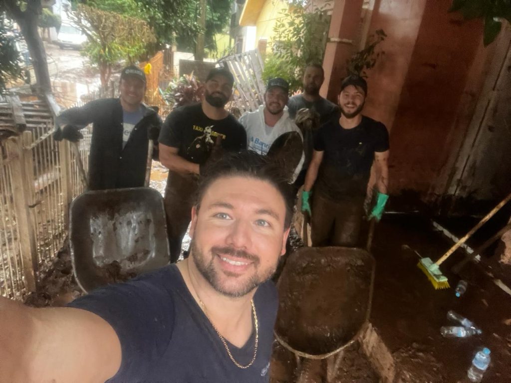 Voluntários de Tapera levam donativos para Muçum