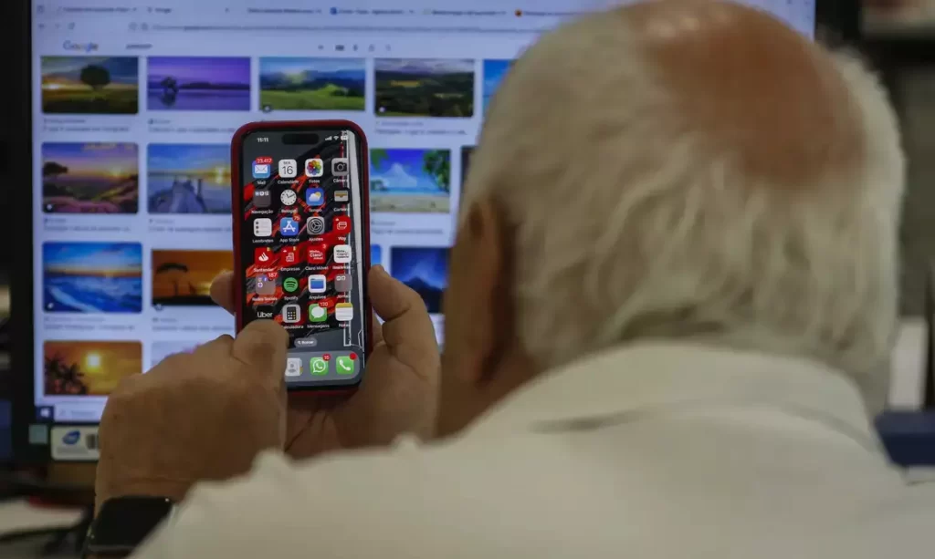 Uso de internet no País cresce mais entre idosos, mostra IBGE