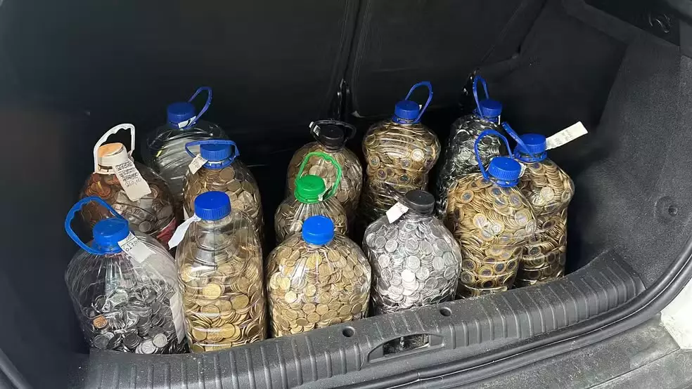 Homem compra carro com R$ 17 mil em moedas em Santa Catarina