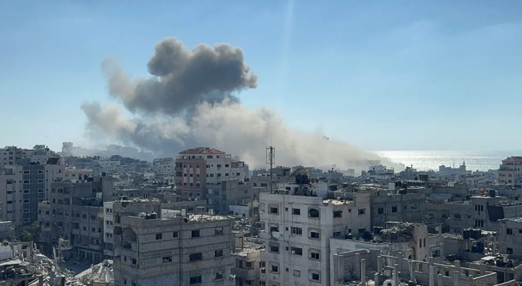 Ataques israelenses matam dezenas em Gaza, ainda sem acordo por cessar-fogo