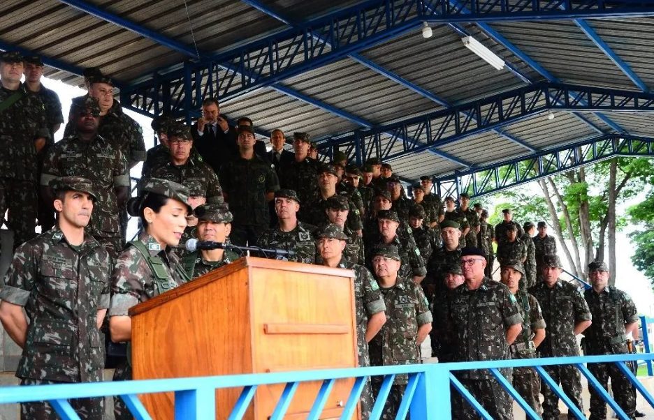 Governo permite alistamento voluntário de mulheres no serviço militar