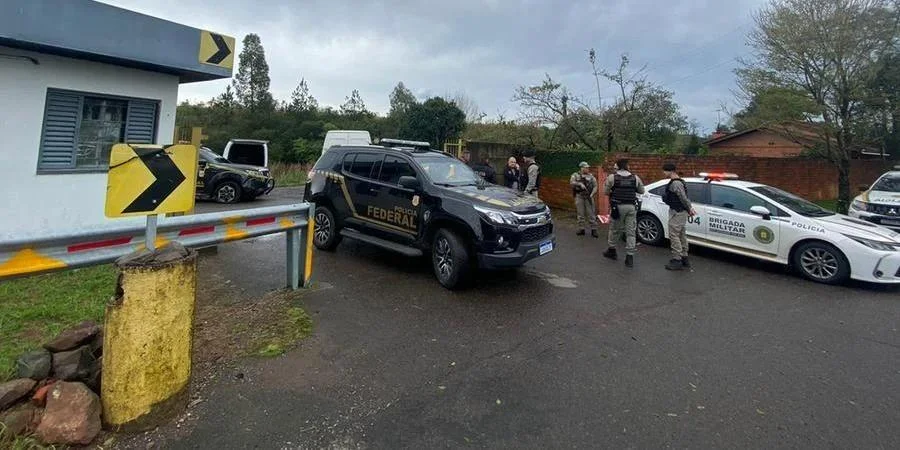 PF indicia 17 pessoas e aponta envolvimento do PCC em assalto a aeroporto de Caxias do Sul
