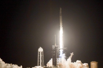 SpaceX lança foguete para a 1ª caminhada espacial privada