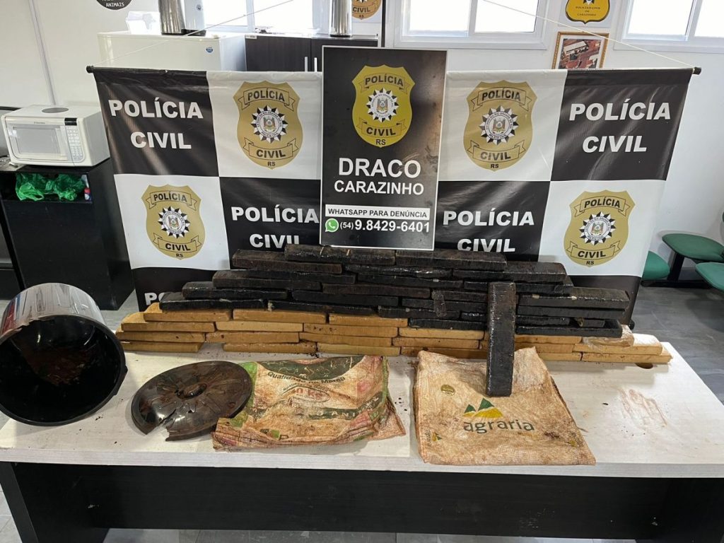 Polícia Civil apreende 39 kg de maconha enterrada em área de mata em Carazinho