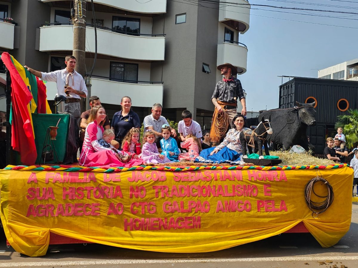 Desfile Farroupilha valoriza a tradição e a força do povo gaúcho em Não-Me-Toque