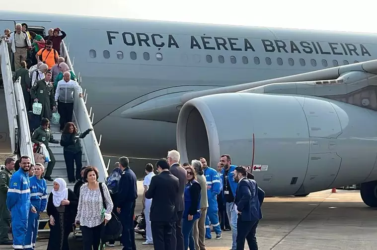 Segundo voo com 227 repatriados do Líbano chega ao Brasil