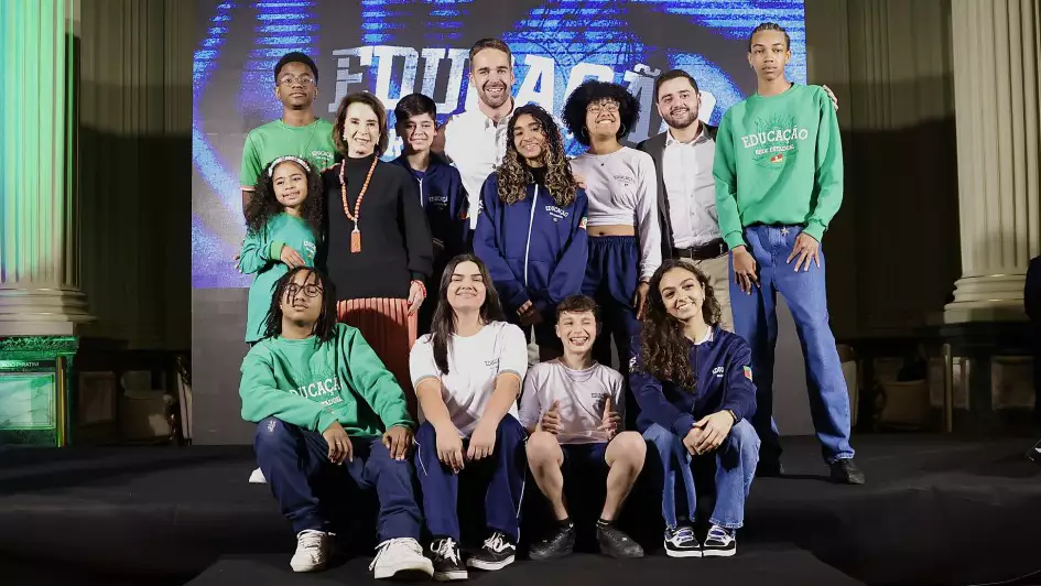 Uniformes da rede estadual de ensino são apresentados