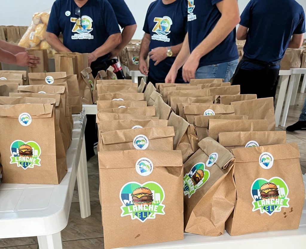 Não-Me-Toque realiza entrega do Lanche Feliz nas escolas em comemoração ao Dia das Crianças