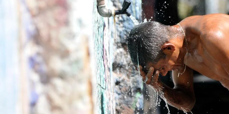 Sábado começa com calorão e abafamento e termina com chuva no RS