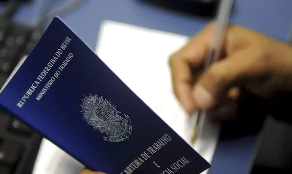 Brasil abre 247 mil vagas de emprego em setembro