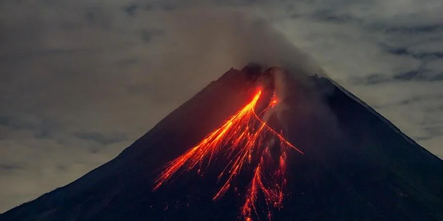 Erupção de vulcão no leste da Indonésia deixa 10 mortos