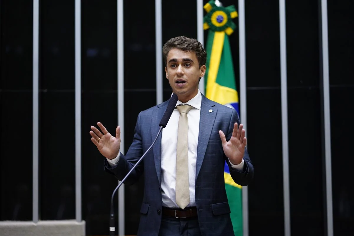 Nikolas aciona STF para obrigar Motta a instalar CPI do INSS na Câmara