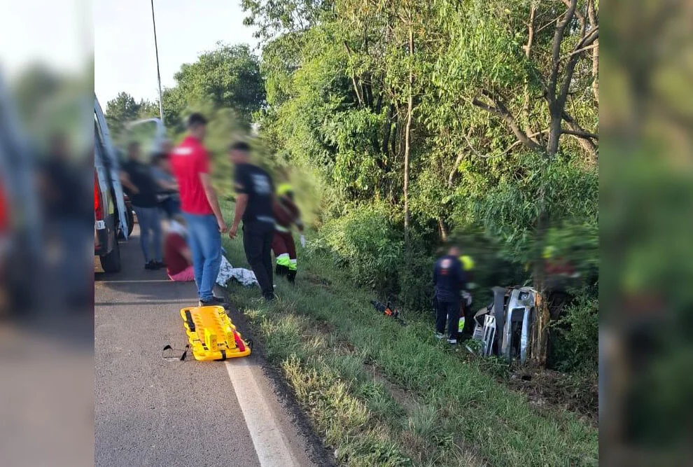 Saída de pista deixa quatro pessoas feridas na BR-386 em Soledade