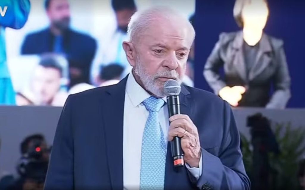Lula encomenda programa federal para construir banheiros para mais de 4 milhões de brasileiros