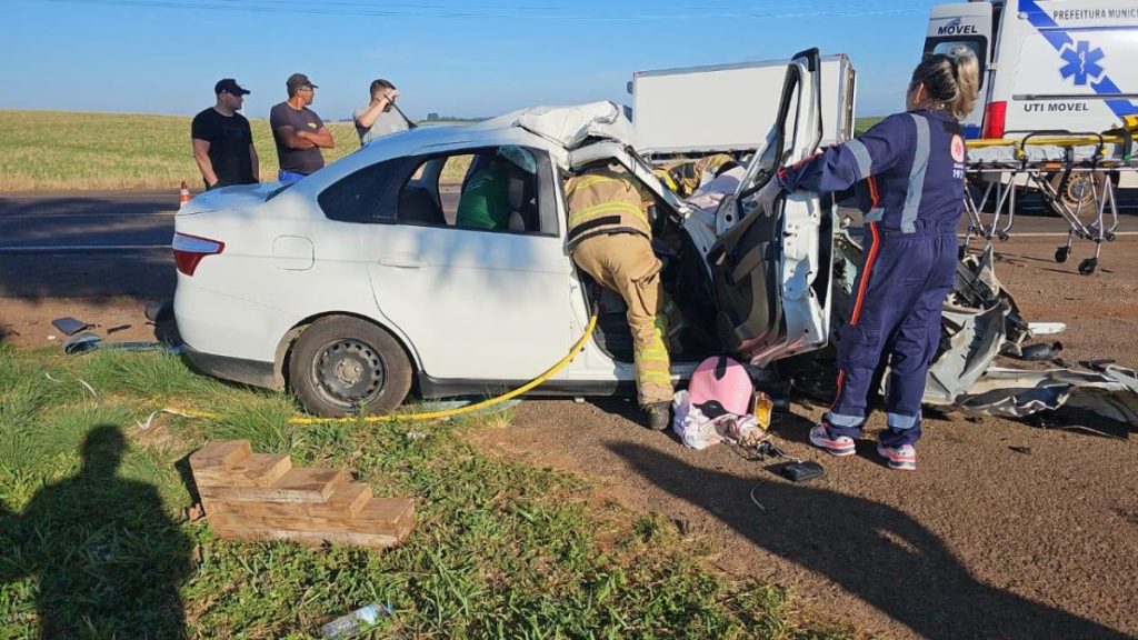 Carro e caminhão colidem frontalmente na ERS 332, deixando uma vítima fatal