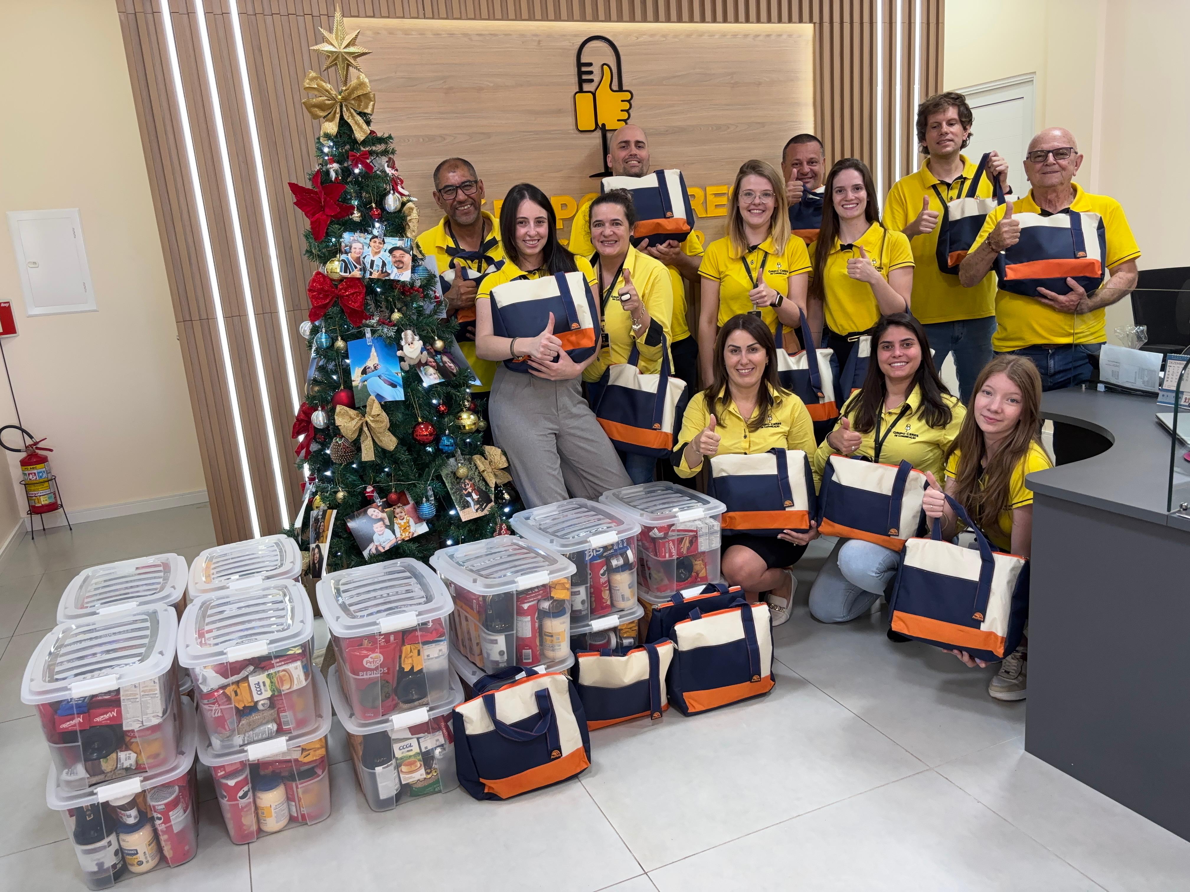 Colaboradores do Grupo Ceres são agraciados com cestas de natal pela Stara