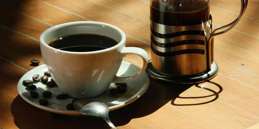 Hábito de tomar café pela manhã reduz risco de problemas cardiovasculares, diz estudo