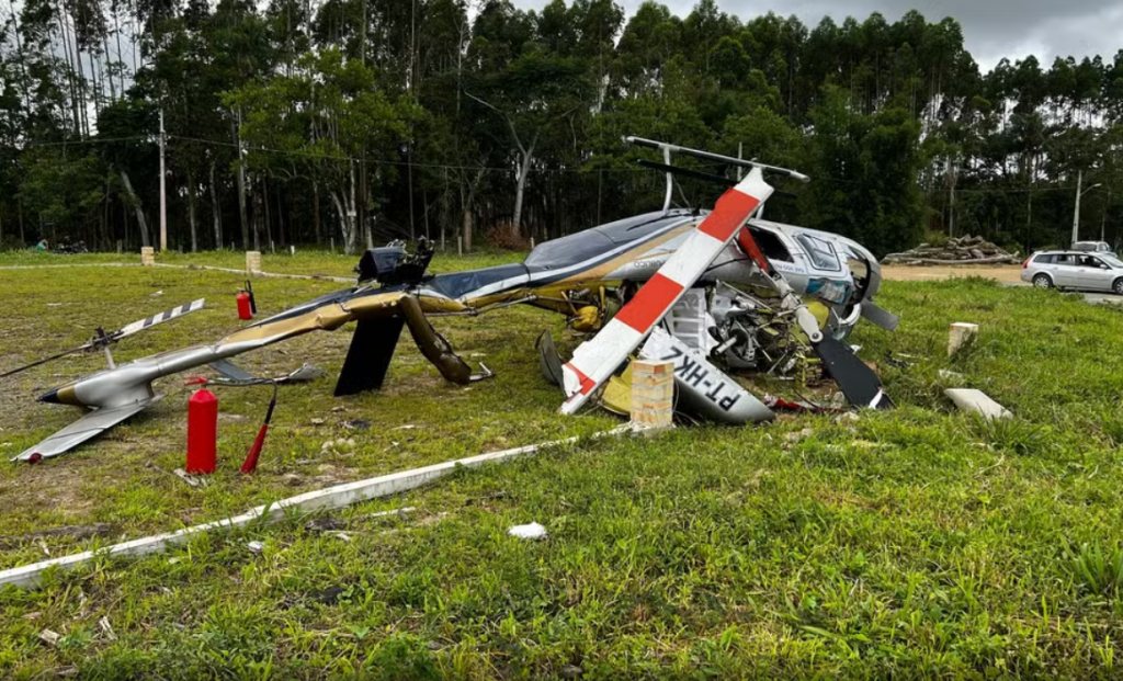 Helicóptero cai com cinco pessoas a bordo em SC