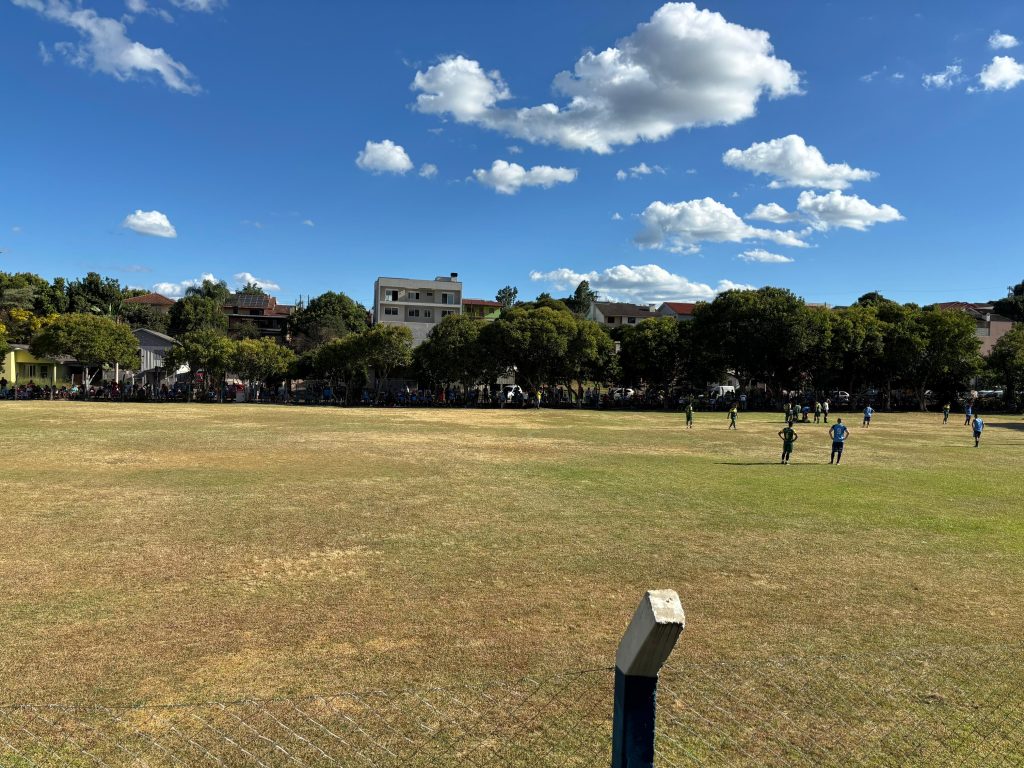 Quartas de Final do Municipal de Campo de Não-Me-Toque agitam o campo do Colorado neste sábado