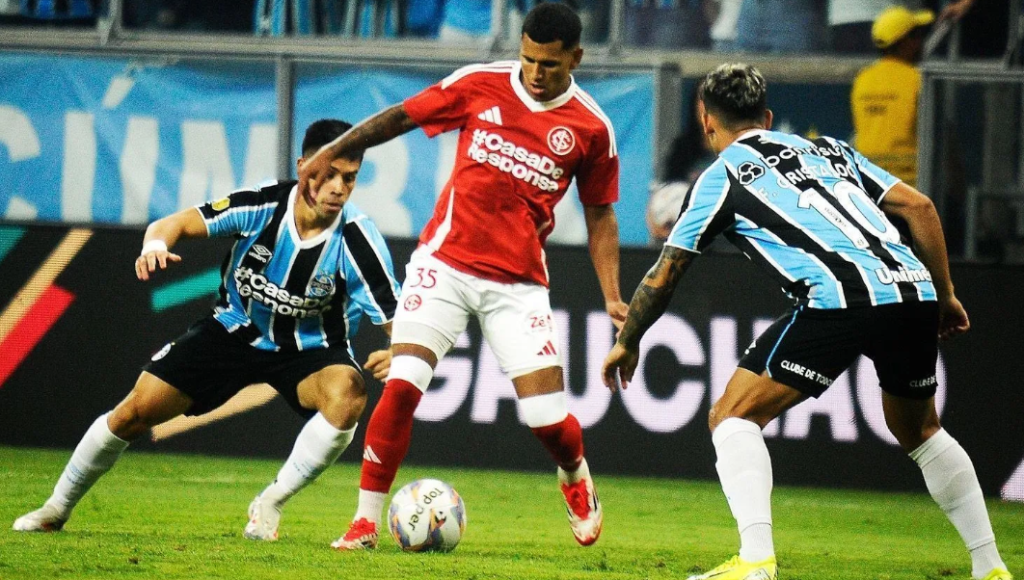 Grêmio sai na frente, Inter reage rápido e Gre-Nal termina em empate