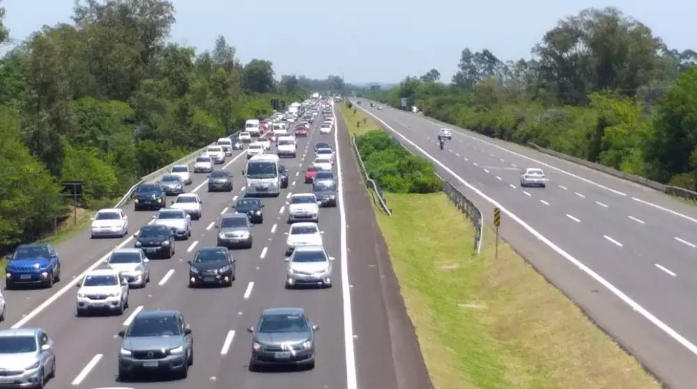 Mais de meio milhão de veículos devem passar pela Freeway no feriado de Carnaval no Rio Grande do Sul