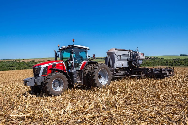 Massey Ferguson apresenta novidades em aplicação de fertilizantes na Coopavel