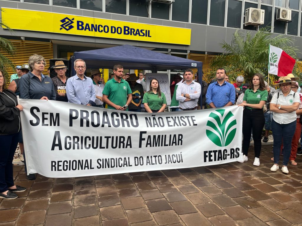 Produtores rurais realizam manifestação por mudanças no Proagro e securitização agrícola devido aos danos causados pela seca