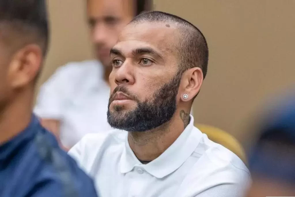 Daniel Alves é absolvido pela Justiça da Espanha