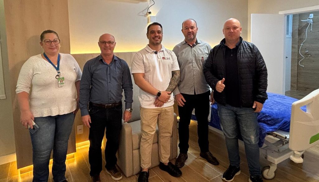 Acint realiza entrega de quarto reformado ao Hospital Alto Jacuí