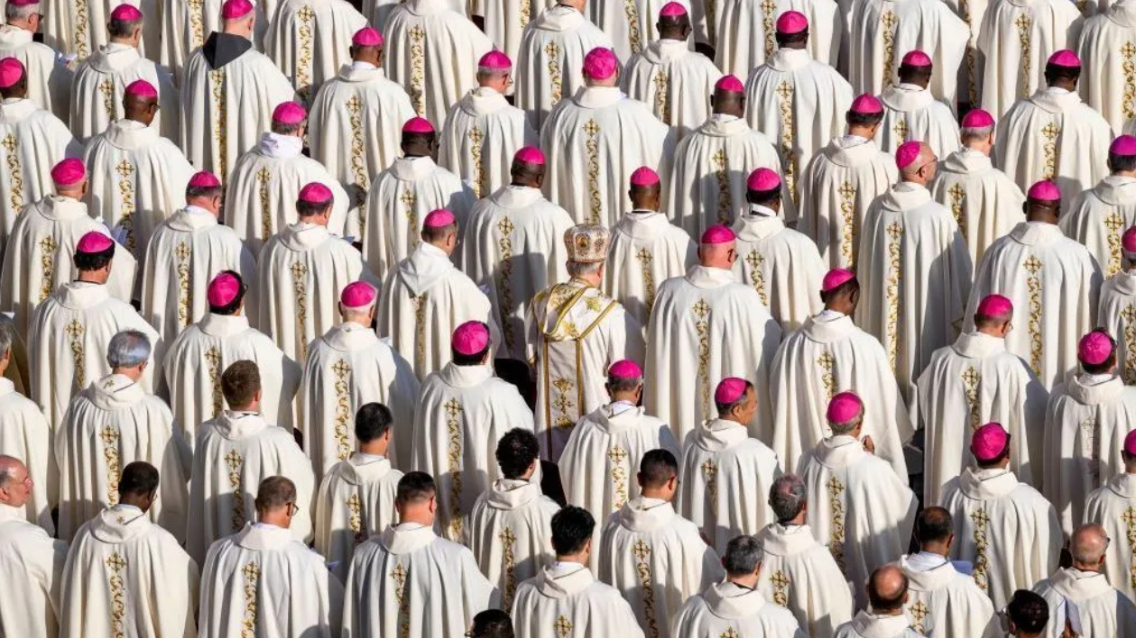 Cardeais enfrentam encruzilhada para eleição do próximo papa