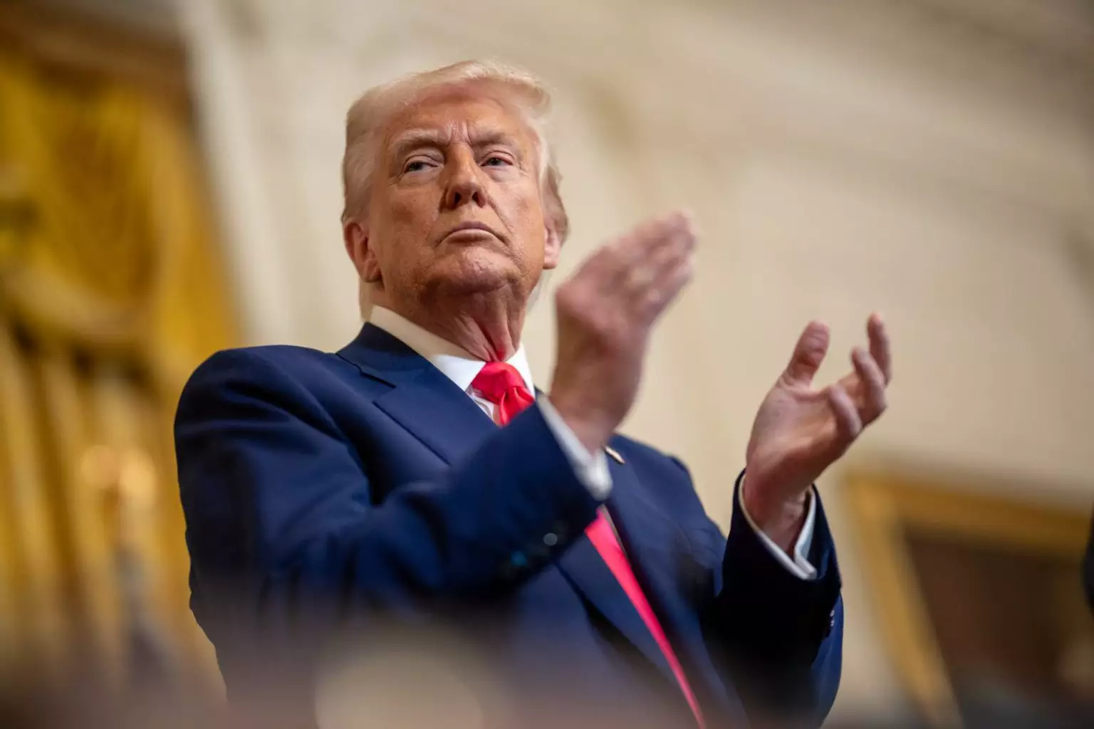 Donald Trump comenta anúncio de primeiro pontífice norte-americano: “Não vejo a hora de conhecer o papa Leão 14”