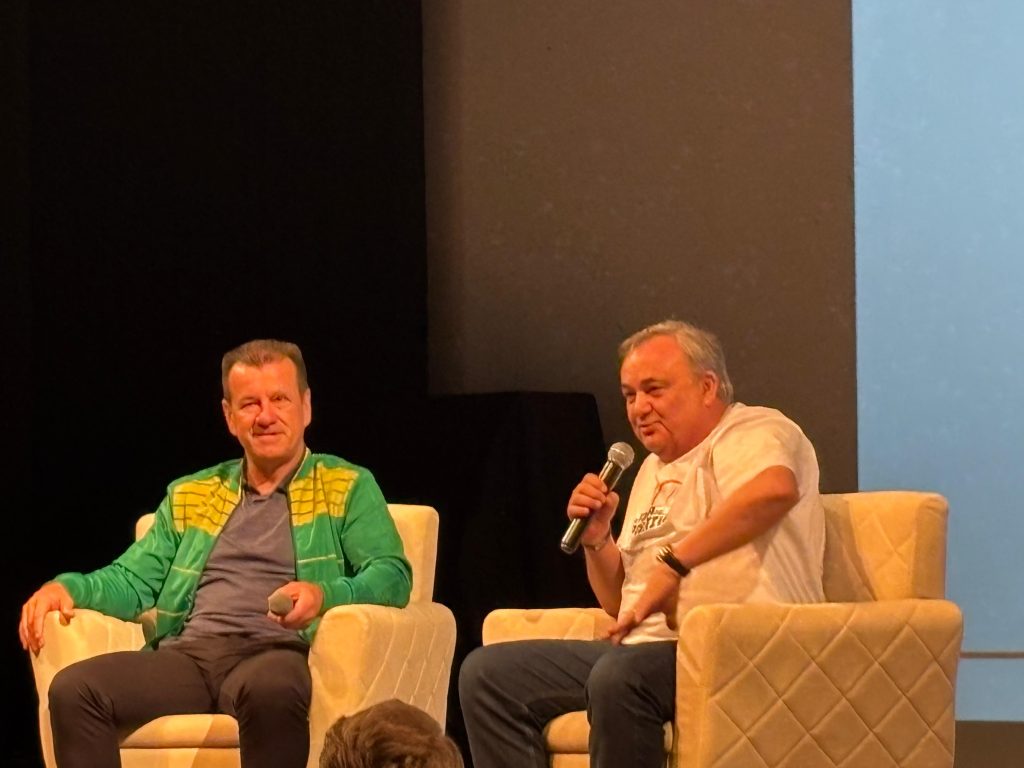 Dunga participa como convidado do programa Bom Dia Amigos