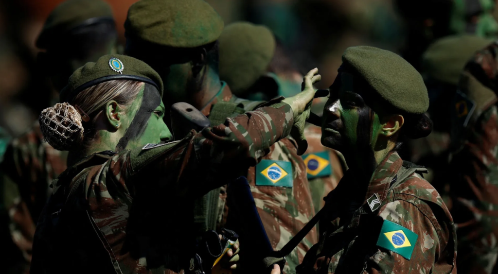 Exército investirá R$ 48 mi para adequar instalações a alistamento feminino